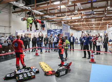 Międzynarodowe Targi Obróbki, Magazynowania i Transportu Materiałów Sypkich i Masowych SYMAS (3).jpg